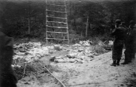 Katyń (ZSRR), 1943. Ekshumacja mogił polskich oficerów.