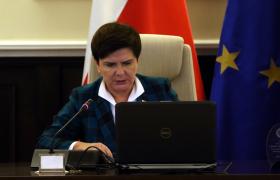 Pozostawienie – po całym rekonstrukcyjnym serialu – Beaty Szydło na stanowisku oznaczałoby, że jej premierostwo będzie jeszcze słabsze.