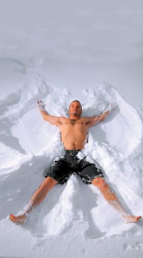 Mitem numer jeden jest wiara, że to samo zimno prowadzi do kataru czy drapania w gardle.