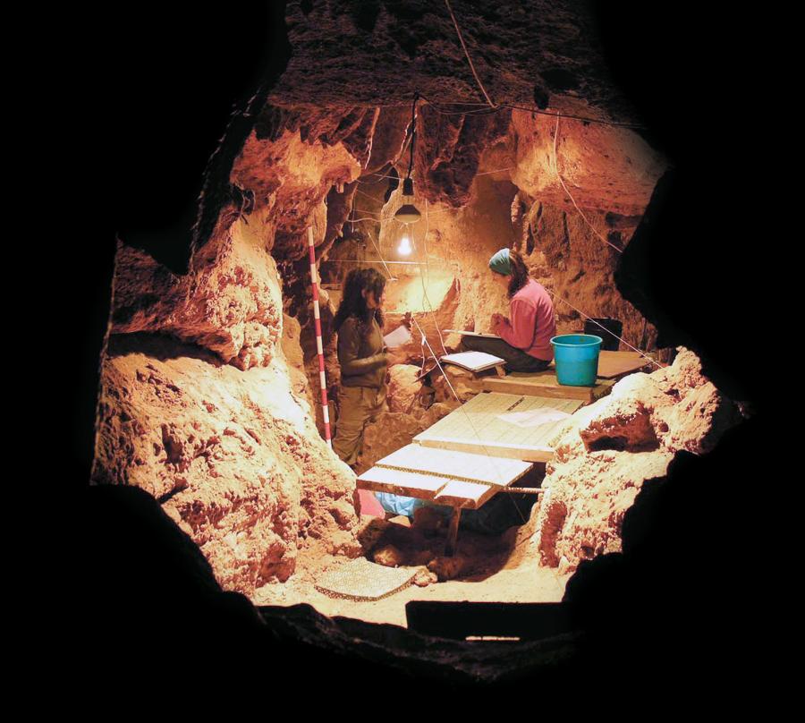 Jaskinia El Sidrón w Asturii, gdzie znaleziono szczątki przynajmniej 12 Homo neanderthalensis.