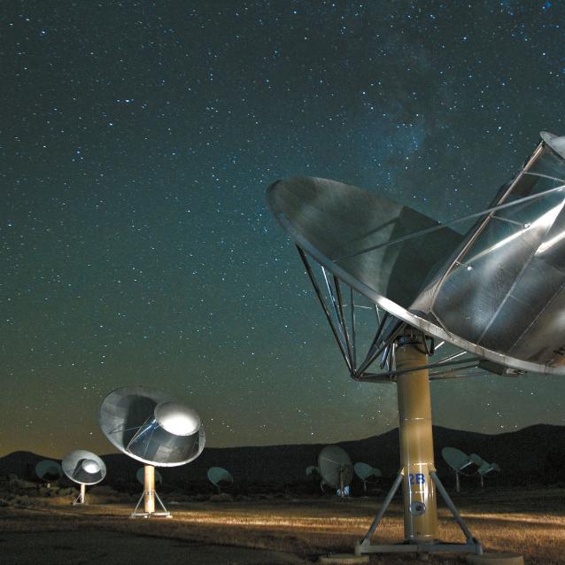 Naukowcy planują wysłać wiadomości do innych cywilizacji, wykorzystując kalifornijski Allen Telescope Array (na zdjęciu) lub chiński Five-Hundred-Meter Aperture Spherical Radio Telescope.