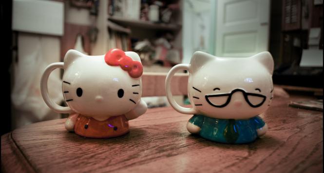 Wnuczka i dziadek w wersji kreskówkowej (Hello Kitty)