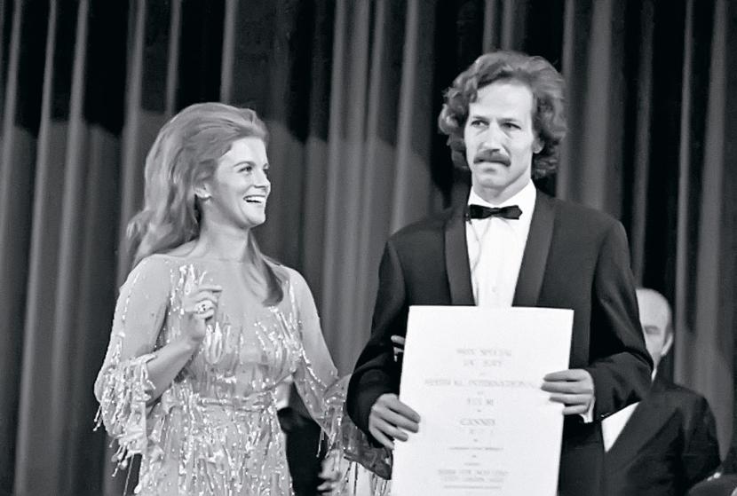 Pierwszy sukces: trzy nagrody w Cannes, w tym nagroda główna Jury Ekumenicznego za „Zagadkę Kaspara Hausera” w 1975 roku.