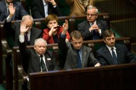 Głosowanie nad votum zaufania dla ministra Radosława Sikorskiego.