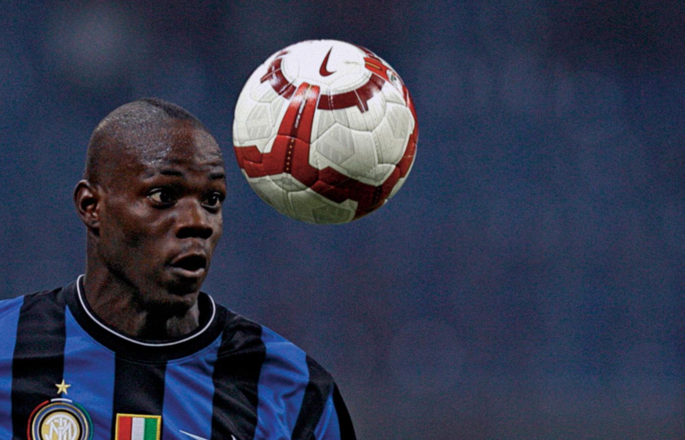 Gdy podczas meczu Włoch z Rumunią Mario wbiegł na murawę, przywitały go okrzyki: „Gówniany czarnuch!”