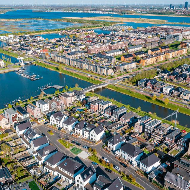 Holenderskie miasto Almere, zbudowane w ciągu pół wieku na polderze Flevoland, liczy dziś ponad 200 tys. mieszkańców.