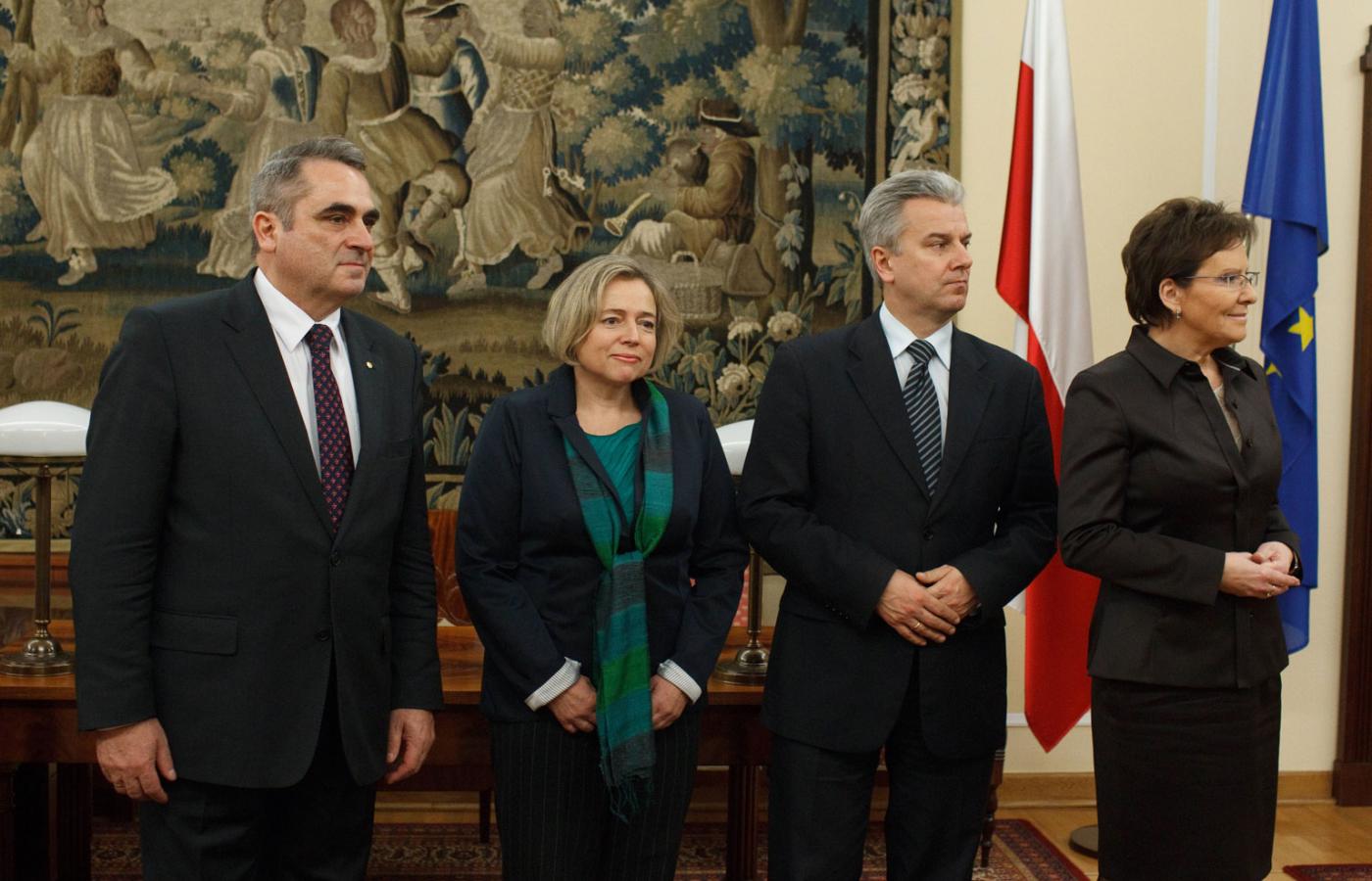 Marszałek Sejmu Ewa Kopacz (pierwsza z prawej) oraz wicemarszałkowie (od prawej): Cezary Grabarczyk, Wanda Nowicka i Eugeniusz Grzeszak.