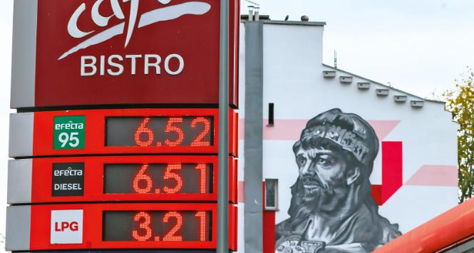 Według ekspertów firmy Reflex w najbliższym czasie ceny paliw będą nadal rosnąć.