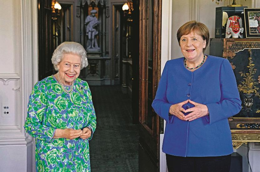 Elżbieta II. „Przypadek osobny i wyjątkowy. Objęła tron wsparta na mężczyznach, jej życie nie ma nic wspólnego z codziennością zwykłej kobiety”. Angela Merkel. „Nigdy nie nazwała siebie feministką. A szkoda”.