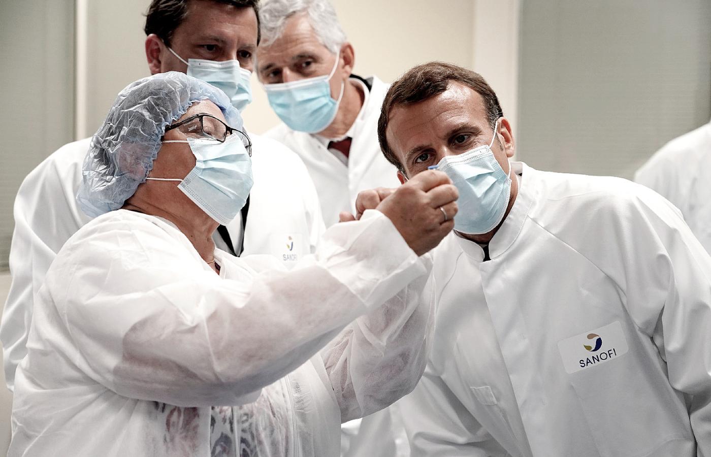 Prezydent Emmanuel Macron we francuskiej fabryce Sanofi Pasteur