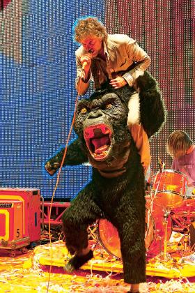 The Flaming Lips na scenie w Denver.