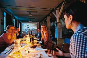 Jedno ze spotkań z cyklu „Przystawka z kultury. Kulturalny klub kolacyjny”.