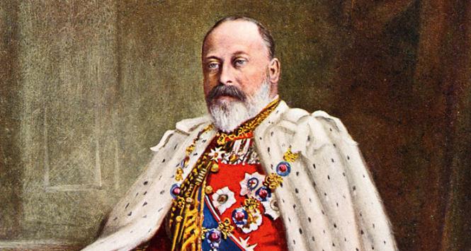 Oficjalny portret w stroju koronacyjnym autorstwa Luke'a Fildesa, 1901 r.