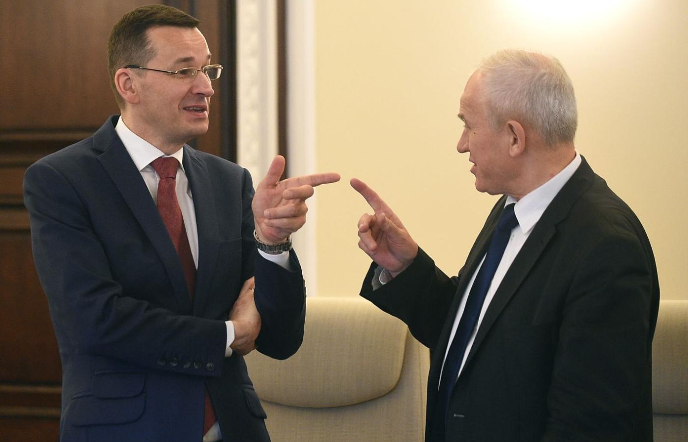 Czy premierowi uda się odwołać Tchórzewskiego?