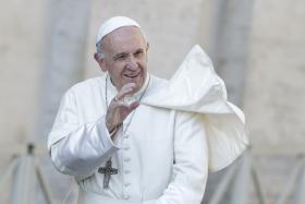 Współcześni papieże trzymali się interpretacji na „tak” dla celibatu. Dopiero papież Franciszek naraził się tradycjonalistom swoimi wypowiedziami na ten temat.