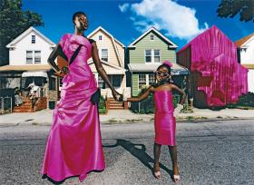 „My House” - fotografia Davida LaChapella na wiedeńskiej wystawie „Vanity”.