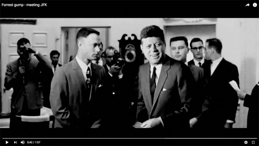 Klatka z filmu Forrest Gump. Paramount Pictures, 1994; Technika opracowana niegdyś z myślą o tworzeniu wirtualnych scen na potrzeby kinematografii przekształciła się w narzędzie do manipulowania nagraniami wideo w celu szerzenia dezinformacji.