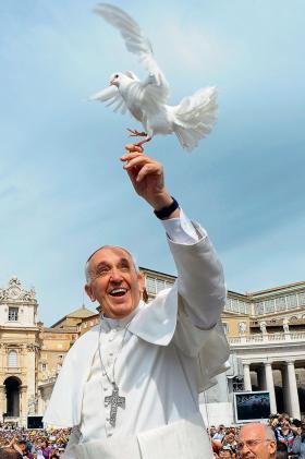 Franciszek nie jest reformatorem, który zaczyna od zera. Praktycznie każdy z jego niedawnych poprzedników podejmował próby reform Kościoła.