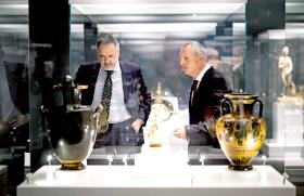 Hartwig Fischer, były dyrektor British Museum, i Peter Higgs, były kustosz działu Grecji i Rzymu