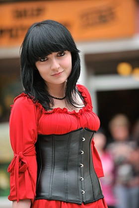 Niezwykła kolorystyka i wielobarwność od lat wyróżniają gości na festiwalu w Bolkowie.