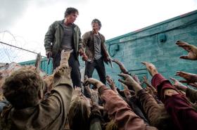 2. „The Walking Dead” – 6,9 mln pobrań.