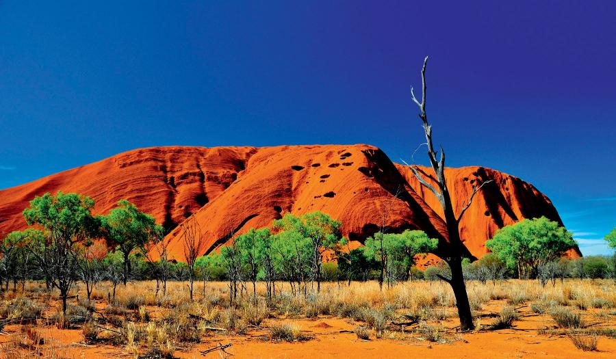 Od października ub.r. turyści mają zakaz wchodzenia na Uluru, świętą skałę australijskich Aborygenów.