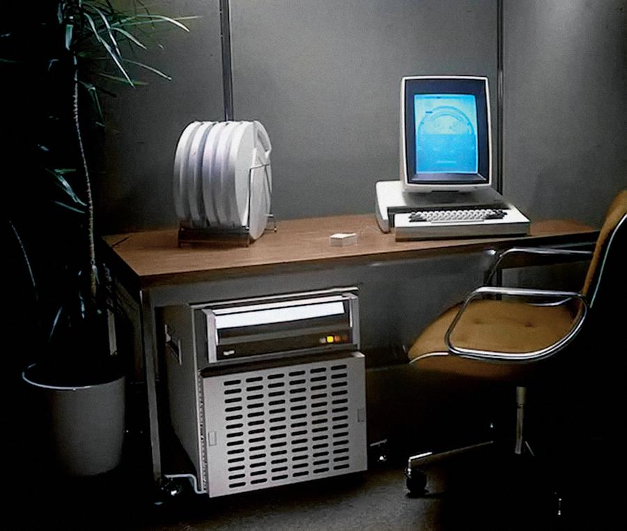 Alto powstał w 1973 r. – w momencie, kiedy wiele osób nie rozumiało, dlaczego ktokolwiek chciałby mieć komputer na biurku w pracy, a tym bardziej w domu.