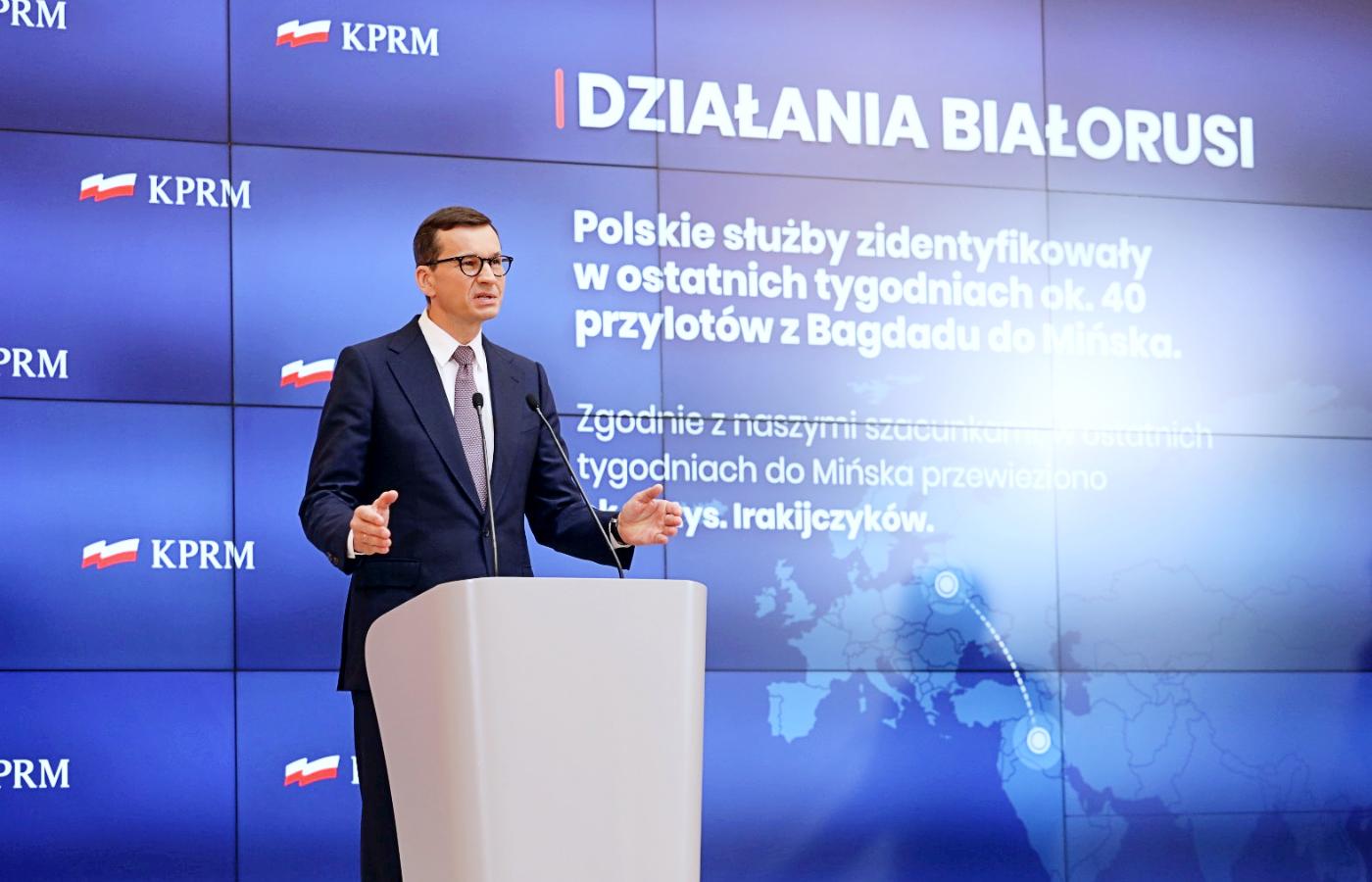 Mateusz Morawiecki podczas konferencji prasowej ws. kryzysu na granicy białoruskiej