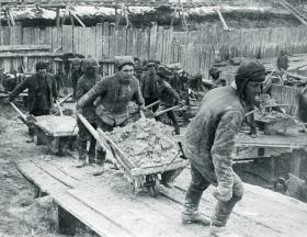 Więźniowie Gułagu na budowie Kanału Białomorskiego, początek lat 30.