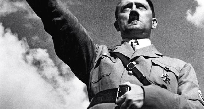 Wódz Adolf Hitler na zjeździe NSDAP, kadr z filmu „Triumf woli” Leni Riefenstahl, 1934 r.