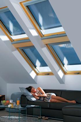 Elementem najbardziej eksploatowanym w oknie są okucia, które decydują o funkcjonalności okien, ale także ich estetyce.