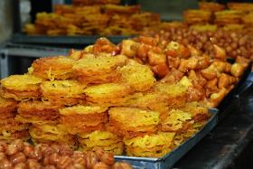 Podczas To Eid al-Fitr reguły postu są łagodniejsze w sprawie jakości potraw. Przygotowywane są słodycze.