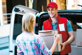 Tempo wzrostu handlu internetowego w Polsce jest imponujące. Ale nowy sposób robienia zakupów nie może oznaczać większej emisji zanieczyszczeń.