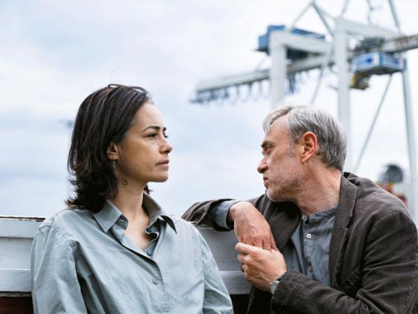 Złoty Niedźwiedź: dramat „Gelbe Briefe” Ilkera Çataka o prześladowanej parze artystów z Ankary