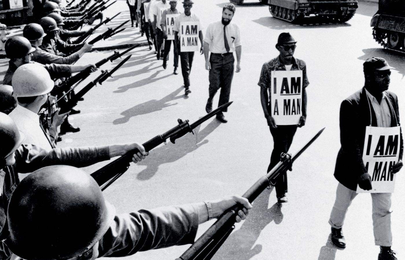 Jestem człowiekiem – trzeci z kolei marsz w obronie praw obywatelskich, ochraniany także przez czołgi, Memphis, stan Tennessee, 29 marca 1968 r.