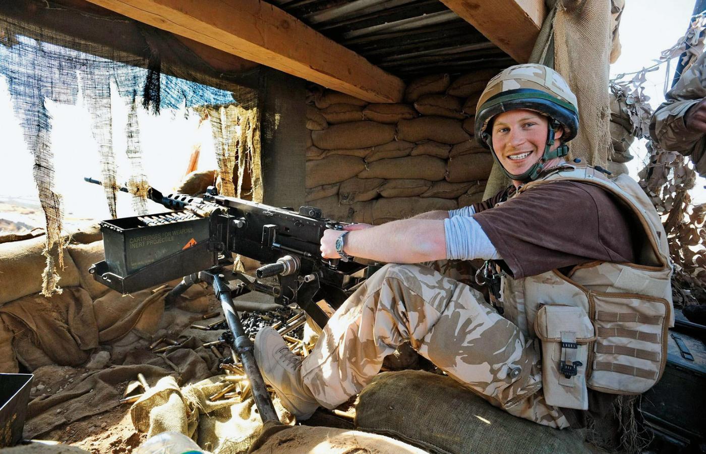 Książę Harry podczas 10-tygodniowej służby w prowincji Helmand w południowym Afganistanie, gdzie stacjonowała większość brytyjskich żołnierzy, 2008 r.
