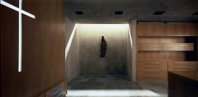 W portfolio zrealizowanych przez pracownię HS99 obiektów znajduje się podziemna zakrystia przy katedrze w Koszalinie.