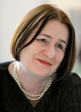 Irina Szczerbakowa pracowała jako tłumaczka i redaktorka m.in. „Litieraturnoj Gaziety” i „Niezawisimoj Gaziety”.