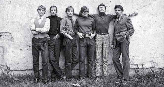 Skaldowie w 1967 r. Od lewej: Andrzej Zieliński, Jerzy Tarsiński, Marek Jamrozy, Jacek Zieliński, Tadeusz Gogosz, Jan Budziaszek.