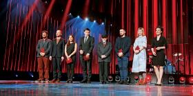 Wszyscy laureaci Paszportów 2016 na scenie Teatru Wielkiego.