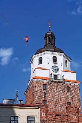 Liny to właściwie taśmy. Są różne. Szerokie na 2,5 cm lub 5.