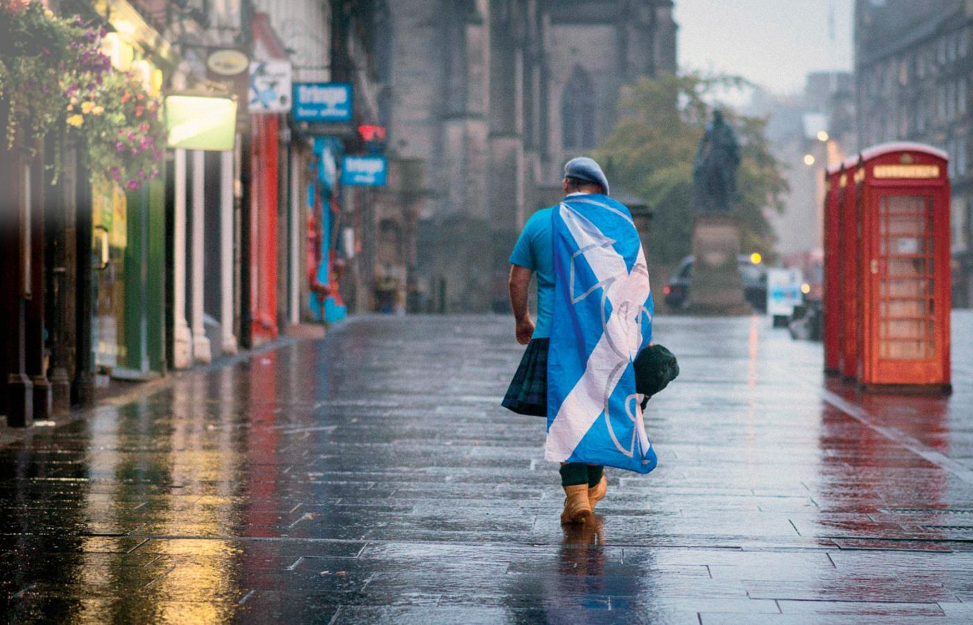 Jak Szkoci mają teraz żyć w jednym kraju? Podzielonym pytaniem o niepodległość prawie na pół?