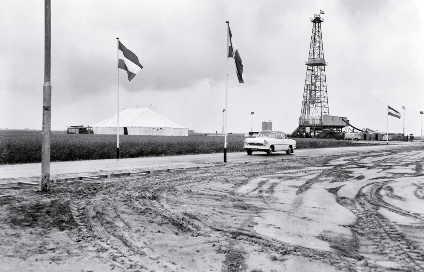 Pole gazu ziemnego w holenderskim Slochteren w 1963 r.