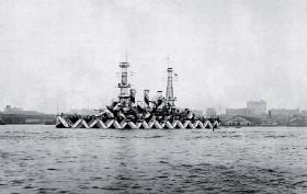 USS „Nebraska” w kamuflażu, 1918 r. Okręty z osobliwym kamuflażem stały się też malarską inspiracją.