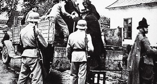 Łapanki przed pogromem w Nowym Sadzie, 1942 r.- brała w nich udział węgierska żandarmeria.