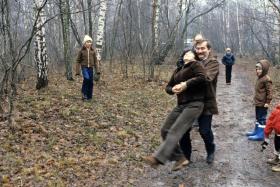 Na spacerze. Grudzień 1982.
