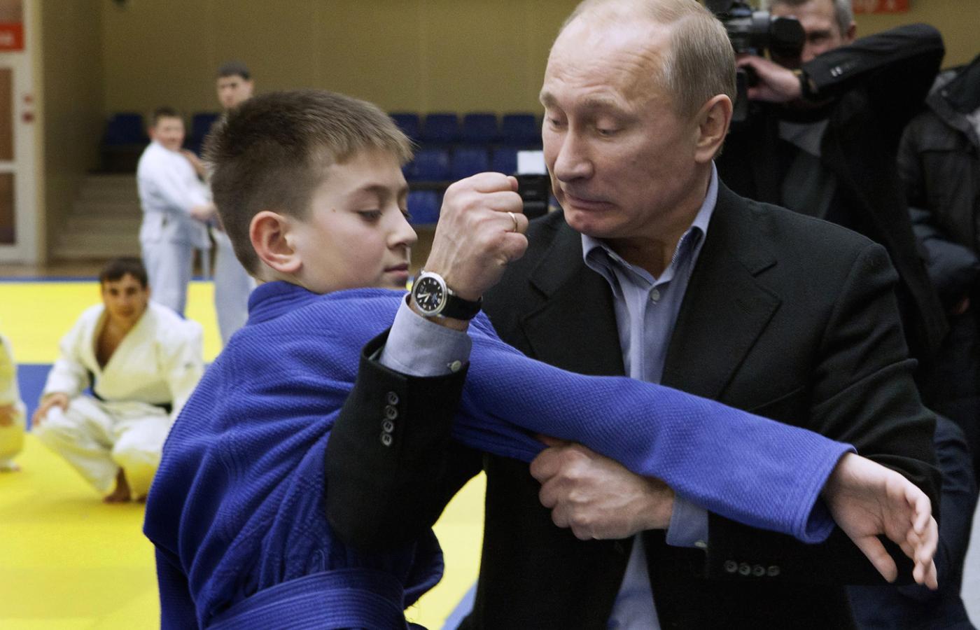 Putin - zdaniem Szewcowej - sięgnął po przemoc administracyjną i fałszowanie wyników, by stworzyć pozory siły.