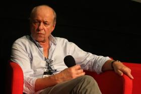 „Chyba większości przeżyć ludzie nie potrafią odpowiednio nazwać. A tylko w nich kryje się nasz prawdziwy obraz. Marzymy, tęsknimy, ale jak mnie pan zapyta konkretnie, za czym, to zacznę coś pleść”.