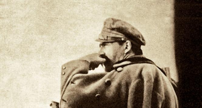 Józef Piłsudski w okopach na Wołyniu, 1916 r.