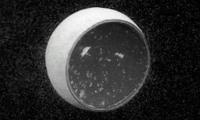 10. Photon, reż. Norman Leto. Film hybryda bez precedensu w polskiej kinematografii. Omijając rafy naukowo-teleologicznego nabzdyczenia, autor stara się wytłumaczyć proces powstawania materii i życia we wszechświecie. Uczta dla myślących.